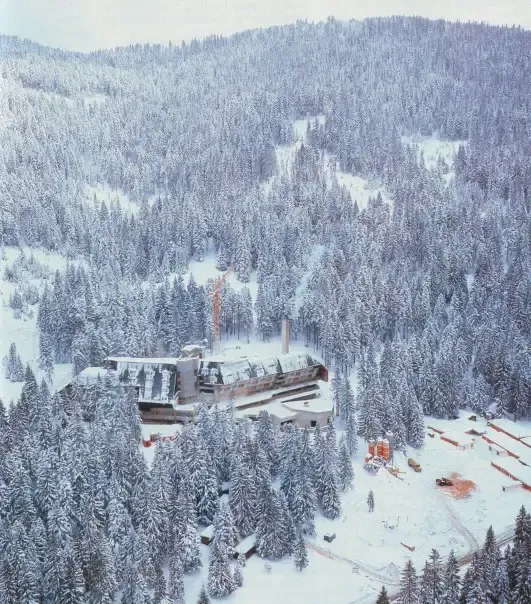 Construction of the Hotel Igman in the snowy mountains, 1982.